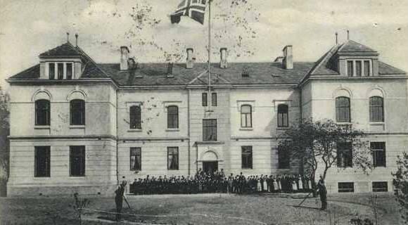 Bilde av døveskole